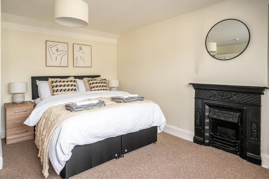 Beautiful Character 3 Bed City Centre Apartment Bath Extérieur photo